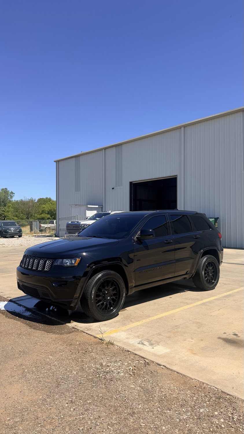 Jeep Grand Cherokee SRT, finished